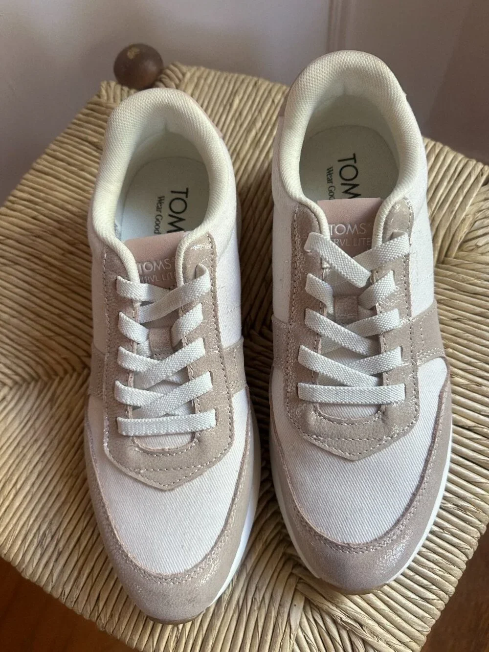 TOM'S Retro Runner Sneaker